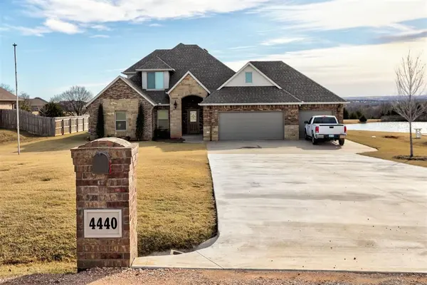 4440 Whitetail DR, Guthrie, OK 73044