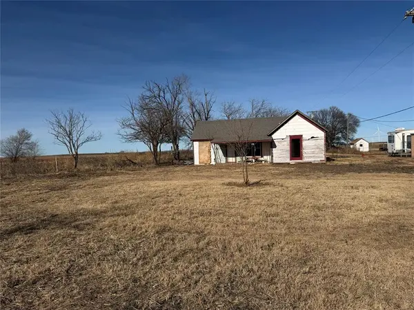 109 W 2nd ST, Custer City, OK 73639