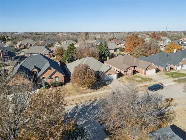 15613 Summit Parke DR, Edmond, OK 73013