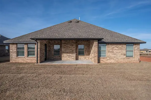 1948 W Crossbow WAY, Mustang, OK 73064