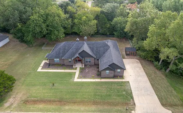 224 N Richard TER, Mustang, OK 73064
