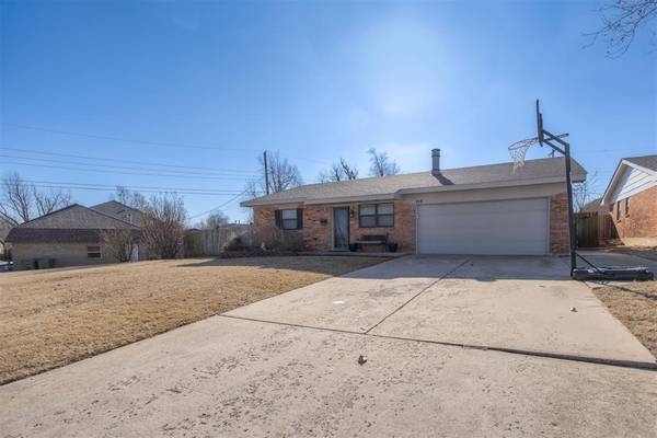 218 Klondike DR, Yukon, OK 73099