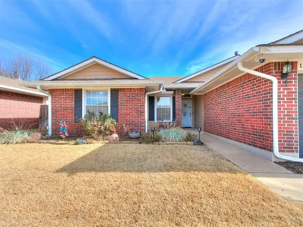 112 Woodgate DR, Yukon, OK 73099