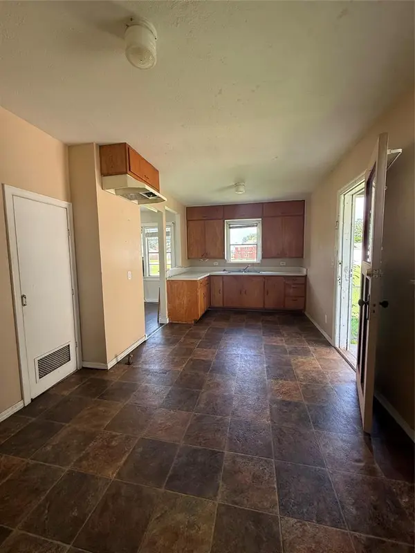 303 SW 5th ST, Lindsay, OK 73052