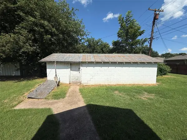303 SW 5th ST, Lindsay, OK 73052