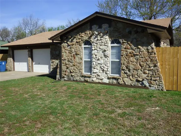 9925 NE 7th ST, Midwest City, OK 73130