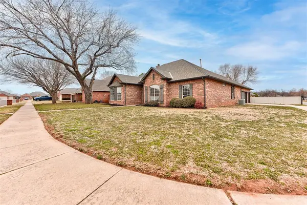 901 NW 179th CIR, Edmond, OK 73012