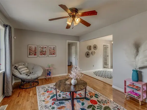 300 N Fretz AVE, Edmond, OK 73003