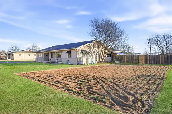 322 N 18th ST, Frederick, OK 73542