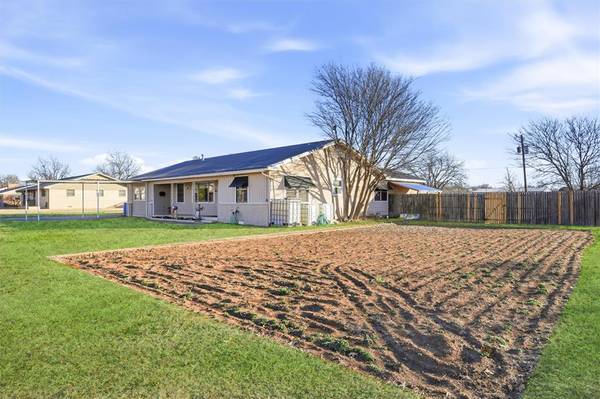 322 N 18th ST, Frederick, OK 73542