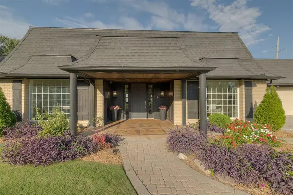 8625 Lakehurst DR, Oklahoma City, OK 73120