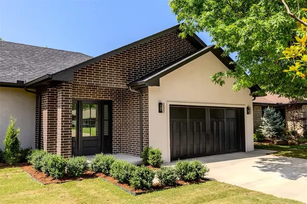 1808 Westminster PL, Nichols Hills, OK 73120