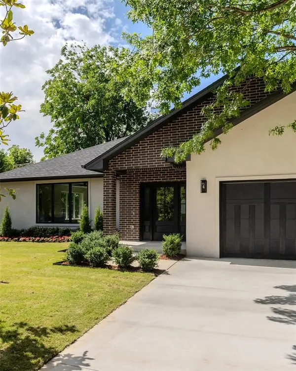 1808 Westminster PL, Nichols Hills, OK 73120