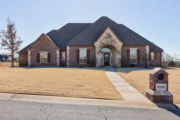 8108 Redhawk LN, Edmond, OK 73034