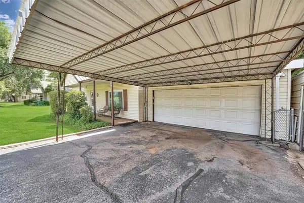 409 S McDonald ST, Dill City, OK 73641