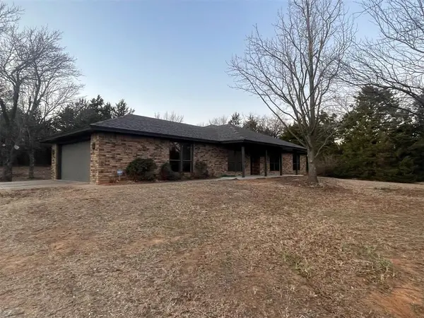 1201 Rolling Hills DR, Harrah, OK 73045