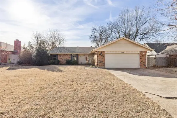 2332 Appleway ST, Edmond, OK 73013