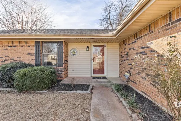 2332 Appleway ST, Edmond, OK 73013