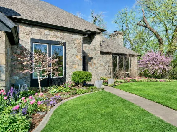 1601 Hazelhurst, Edmond, OK 73013
