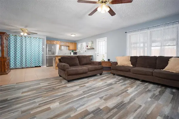 625 Champion LN, Moore, OK 73160