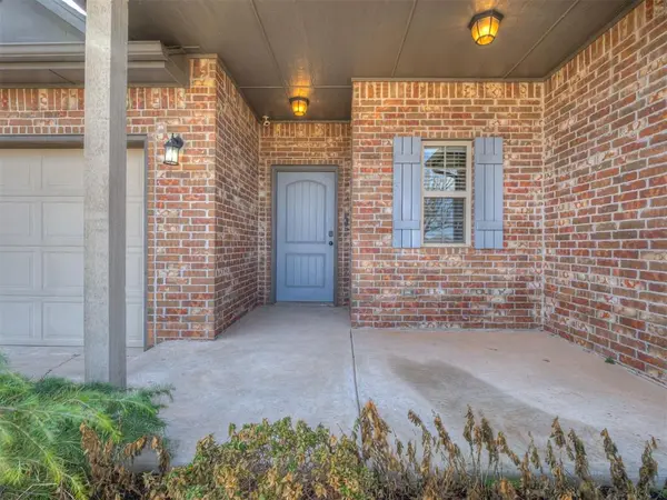 18505 Melogold DR, Edmond, OK 73012