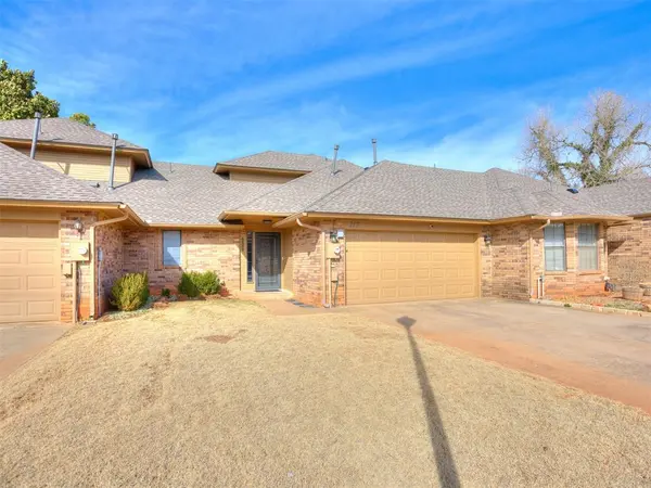 117 Woodbridge CIR, Edmond, OK 73012