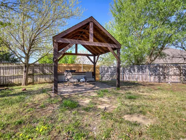 2036 SW 33rd ST, Moore, OK 73170