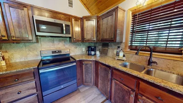 6399 Battiest Pickens RD, Battiest, OK 74728