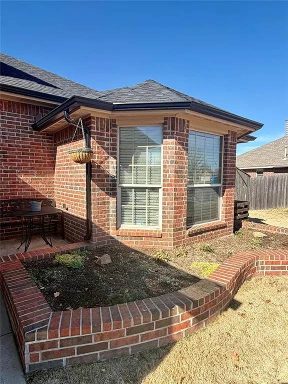 10017 SW 23rd ST, Yukon, OK 73099