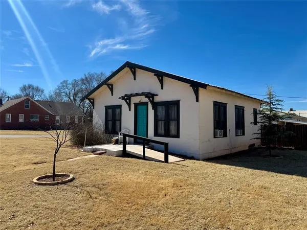 308 S Cearlock AVE, Cheyenne, OK 73628