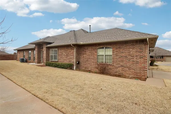 16125 Vintage CT, Edmond, OK 73013