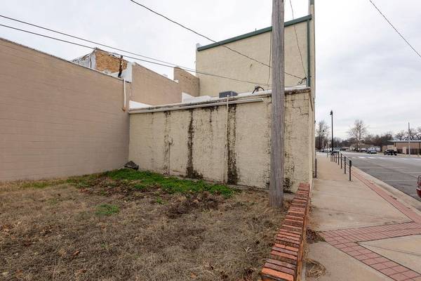 327 W Main ST, Marlow, OK 73055