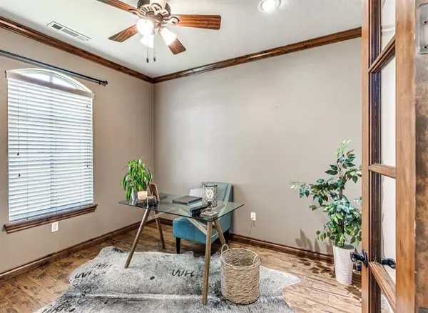 2713 Old Towne TRL, Shawnee, OK 74804