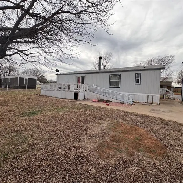 302 S 2nd ST, Canute, OK 73626