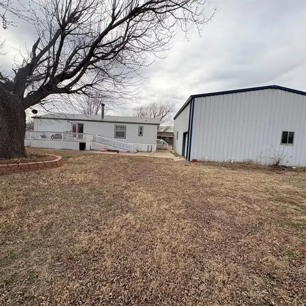 302 S 2nd ST, Canute, OK 73626