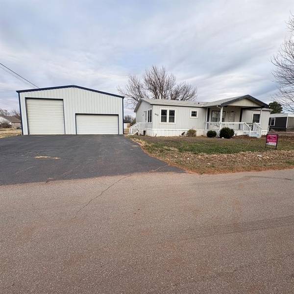 302 S 2nd ST, Canute, OK 73626