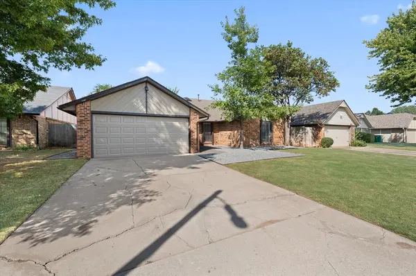 8317 NW 113th ST, Oklahoma City, OK 73162