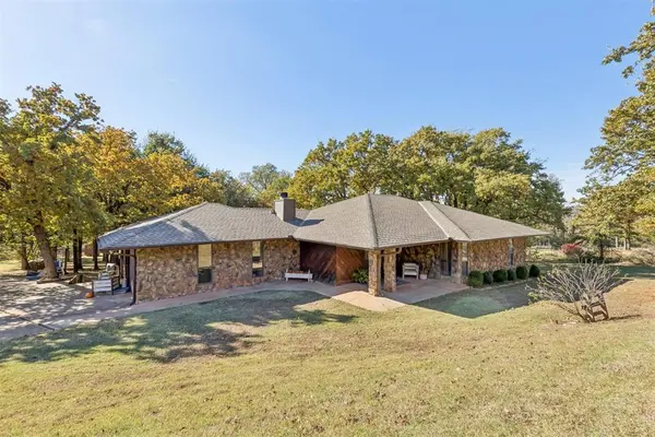 10525 Candy LN, Guthrie, OK 73044