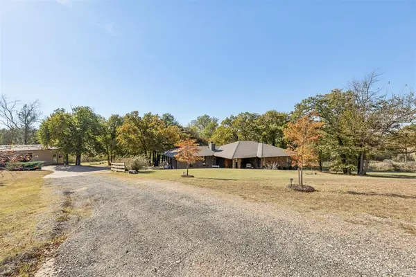 10525 Candy LN, Guthrie, OK 73044