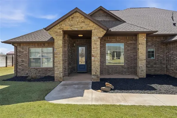 4816 Hillcrest LN, Edmond, OK 73025