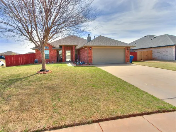 1924 W Flintlock WAY, Mustang, OK 73064