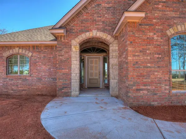 1213 Twin Oaks Dr, Blanchard, OK 73010