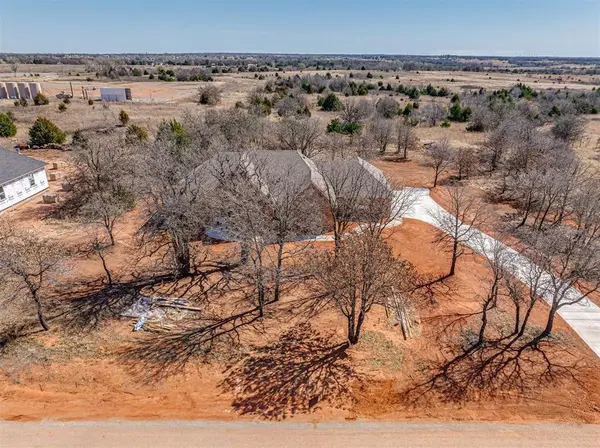 1213 Twin Oaks Dr, Blanchard, OK 73010