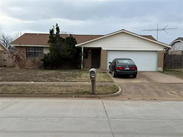 1101 S Bouziden DR, Moore, OK 73160