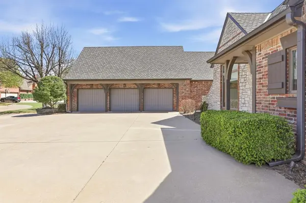 608 Glenridge DR, Edmond, OK 73013
