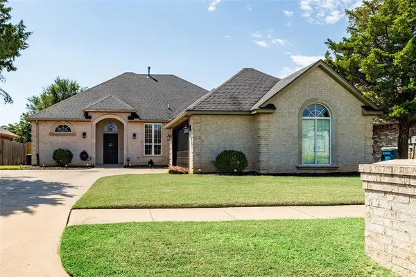 2112 Willow Bend DR, Edmond, OK 73003