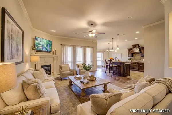 300 Summit BND, Norman, OK 73071
