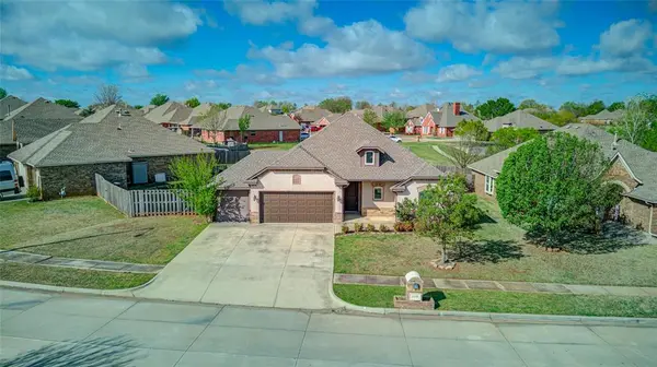 300 Summit BND, Norman, OK 73071