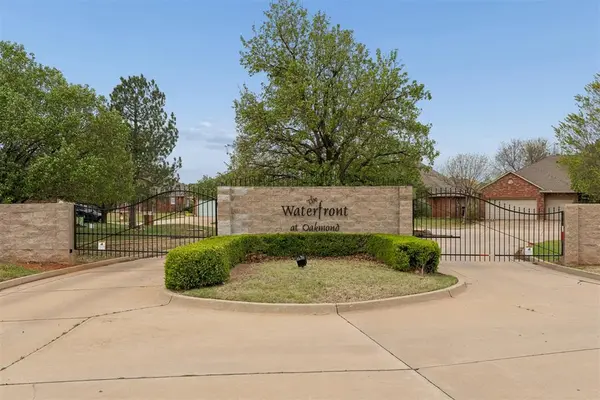 14605 N Waterfront RD, Edmond, OK 73013
