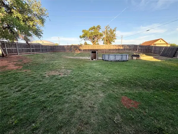 408 S 5th ST, Hammon, OK 73650
